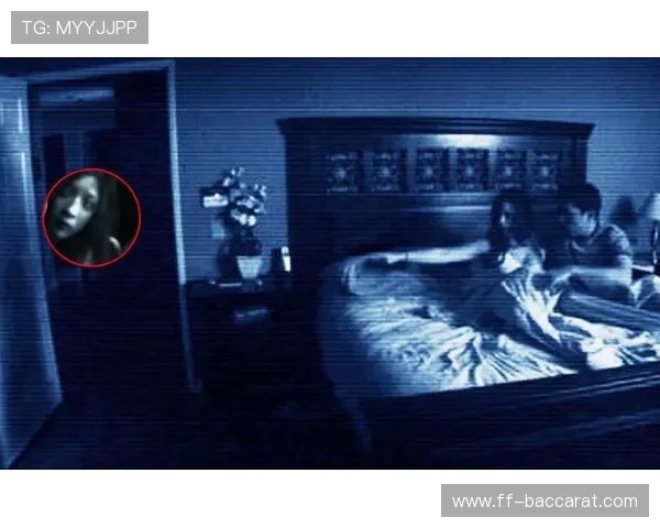 《厕所内惊现鬼影瞬间回头看见恐怖生物深夜逃生》 《厕所内惊现鬼影瞬间回头看见恐怖生物深夜逃生》